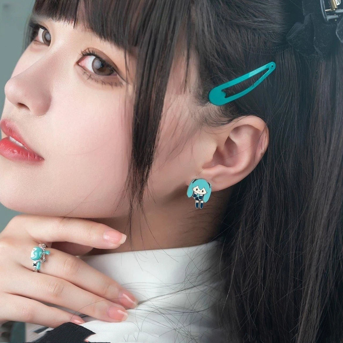 Hatsune Earrings